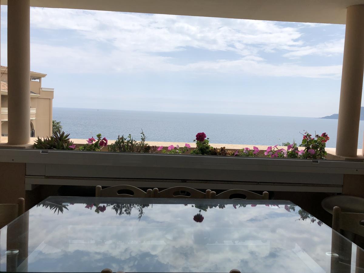 Pierre & Verrerie Aparthotel 3*